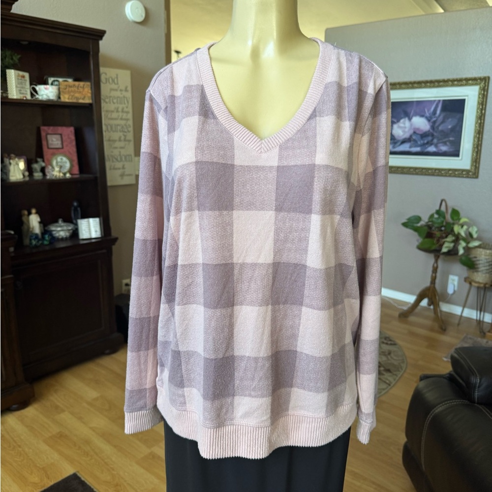 Emily Daniels pink & lavender plaid long sleeve Vneck sweater-size XL